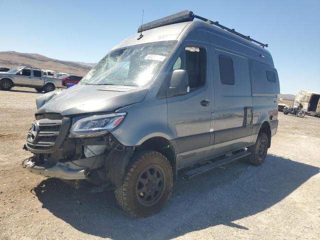  Salvage Winnebago Revel