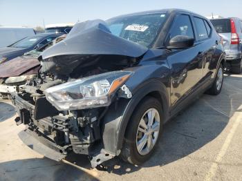  Salvage Nissan Kicks