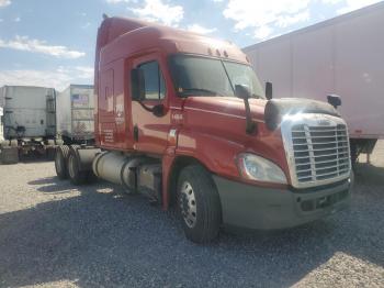  Salvage Freightliner Cascadia 1