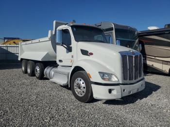  Salvage Peterbilt 579