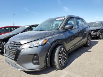  Salvage Nissan Kicks