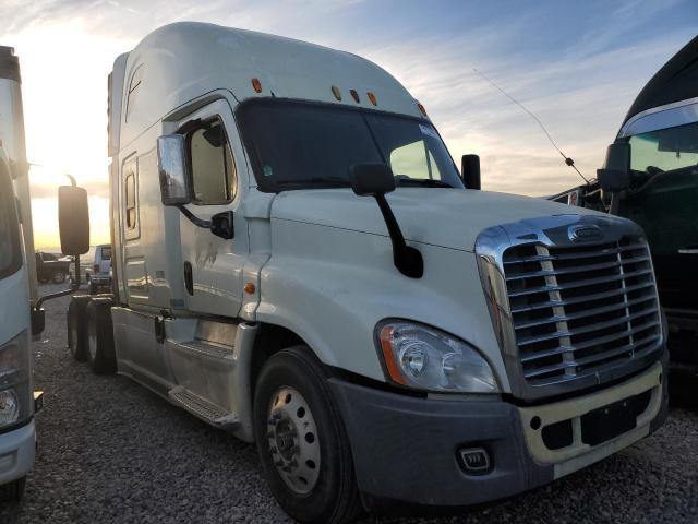  Salvage Freightliner Cascadia 1