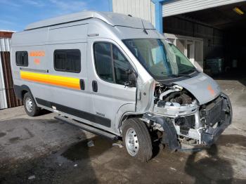  Salvage Winnebago 5th Wheel