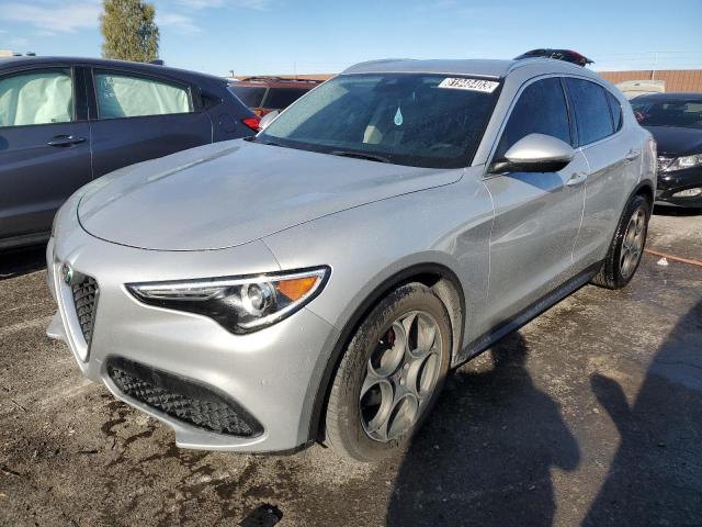  Salvage Alfa Romeo Stelvio