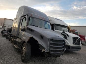  Salvage Freightliner Cascadia 1