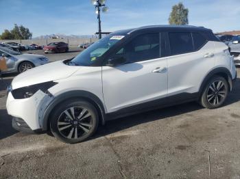  Salvage Nissan Kicks