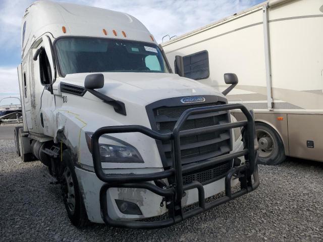  Salvage Freightliner Cascadia 1