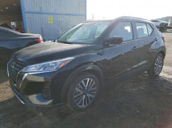  Salvage Nissan Kicks