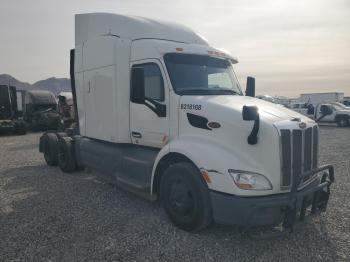  Salvage Peterbilt 579