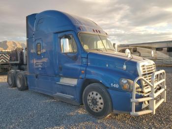  Salvage Freightliner Cascadia 1