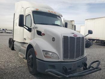  Salvage Peterbilt 579