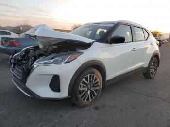  Salvage Nissan Kicks