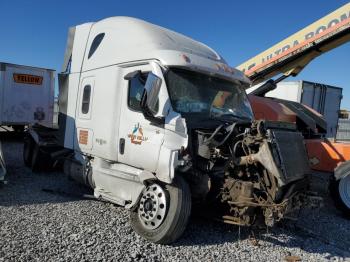  Salvage Freightliner Cascadia 1