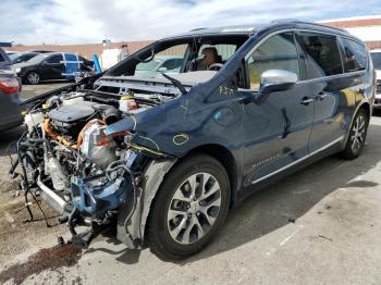  Salvage Chrysler Pacifica