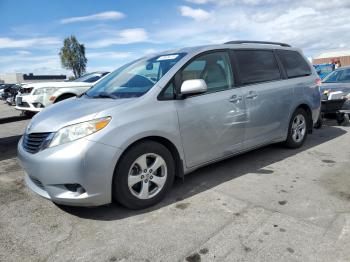  Salvage Toyota Sienna