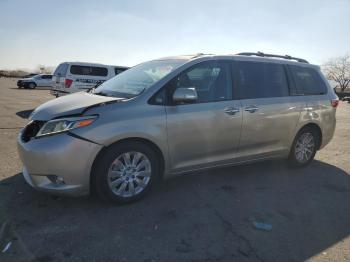  Salvage Toyota Sienna