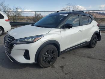 Salvage Nissan Kicks