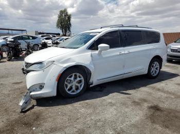  Salvage Chrysler Pacifica