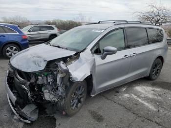  Salvage Chrysler Pacifica