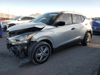  Salvage Nissan Kicks