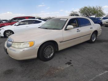  Salvage Lincoln Towncar