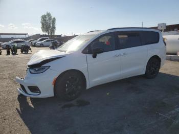  Salvage Chrysler Pacifica