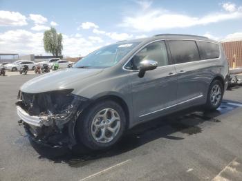  Salvage Chrysler Pacifica