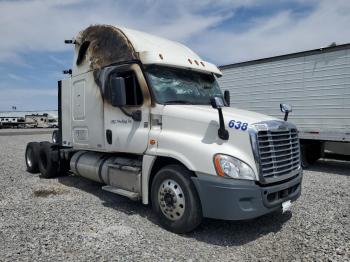  Salvage Freightliner Cascadia