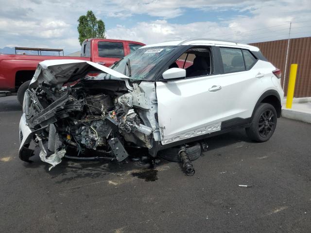  Salvage Nissan Kicks