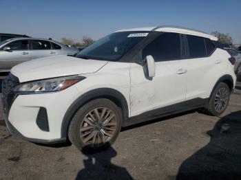  Salvage Nissan Kicks