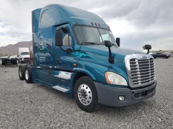  Salvage Freightliner Cascadia 1