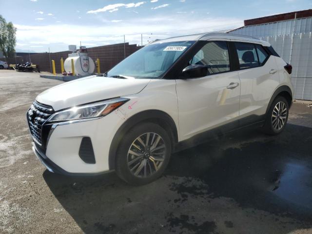  Salvage Nissan Kicks
