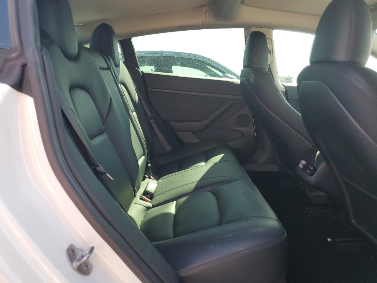 Tesla Model 3 Image 10