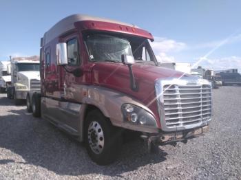  Salvage Freightliner Cascadia 1
