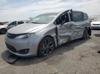 Salvage Chrysler Pacifica