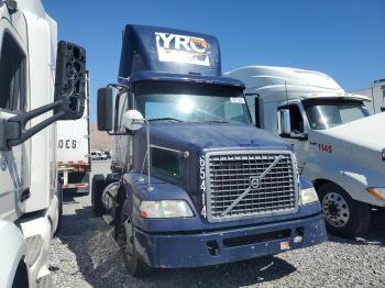  Salvage Volvo Vnm