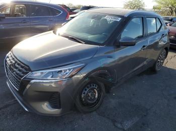  Salvage Nissan Kicks