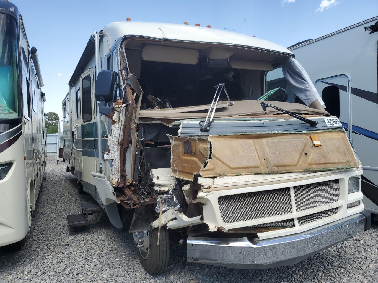 Oshkosh Motor Truck  Chassis M M Line Motor Home Image 1