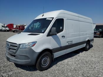  Salvage Mercedes-Benz Sprinter