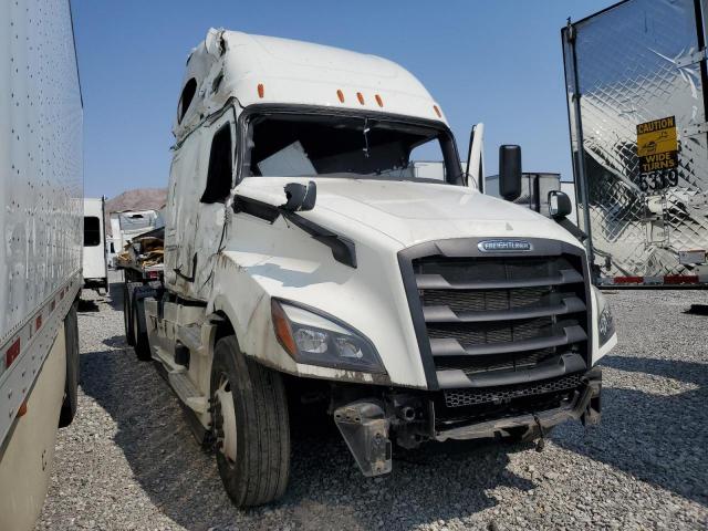  Salvage Freightliner Cascadia 1