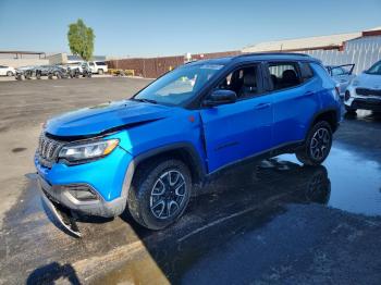 Salvage Jeep Compass