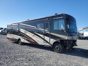  Salvage Workhorse Custom Cha Motorhome