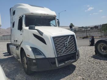  Salvage Volvo Vn