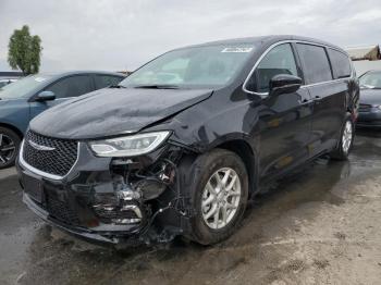  Salvage Chrysler Pacifica