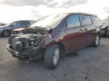  Salvage Kia Sedona