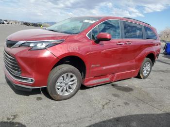  Salvage Toyota Sienna