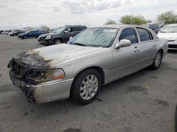  Salvage Lincoln Towncar