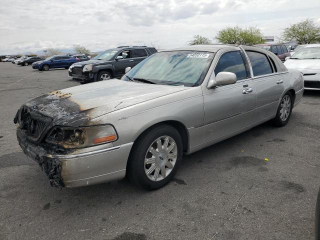  Salvage Lincoln Towncar