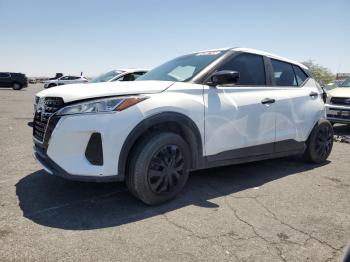  Salvage Nissan Kicks