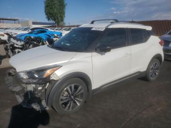  Salvage Nissan Kicks